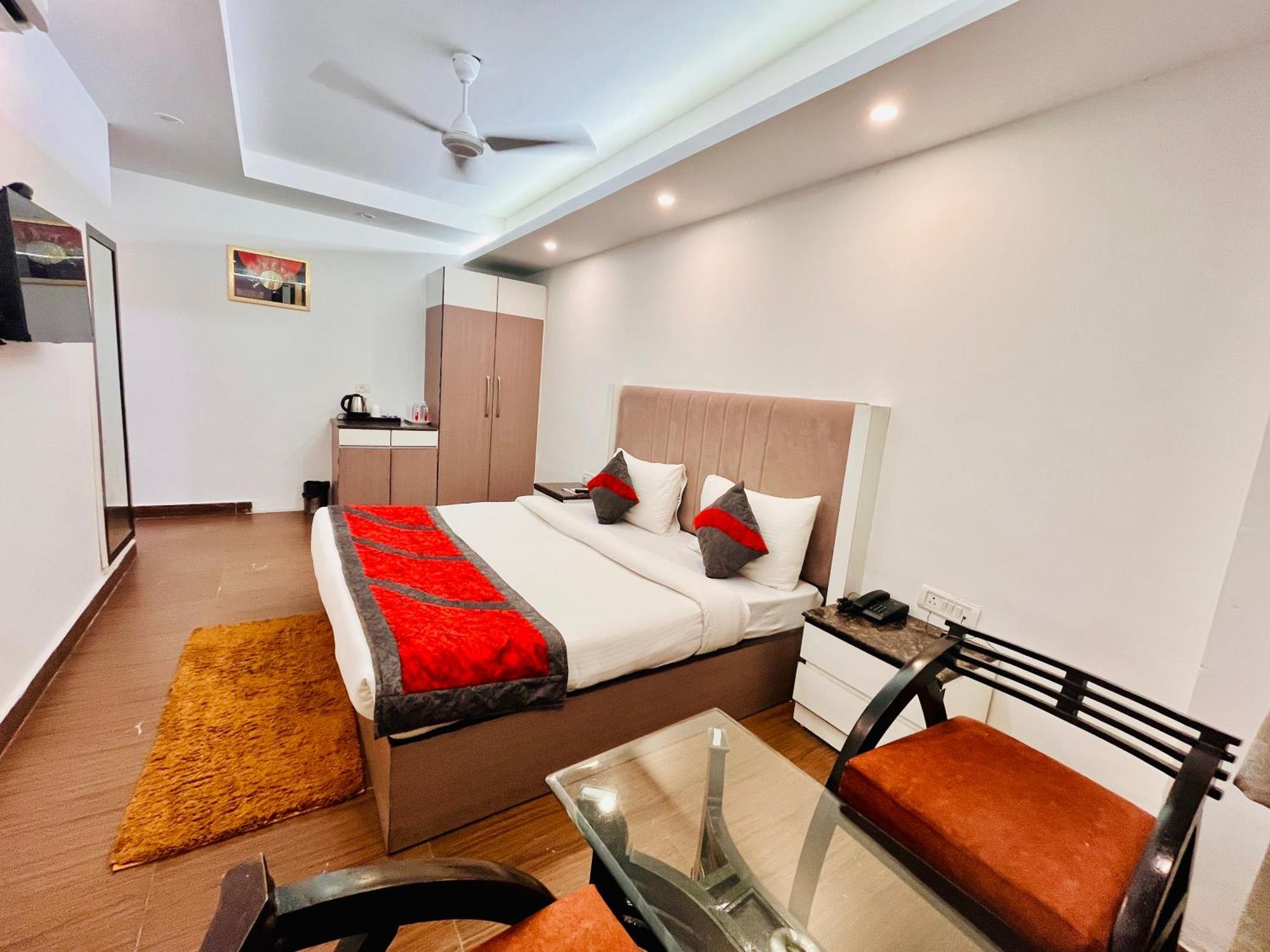 Hotel The Gold Inn - Karol Bagh Delhi Dış mekan fotoğraf
