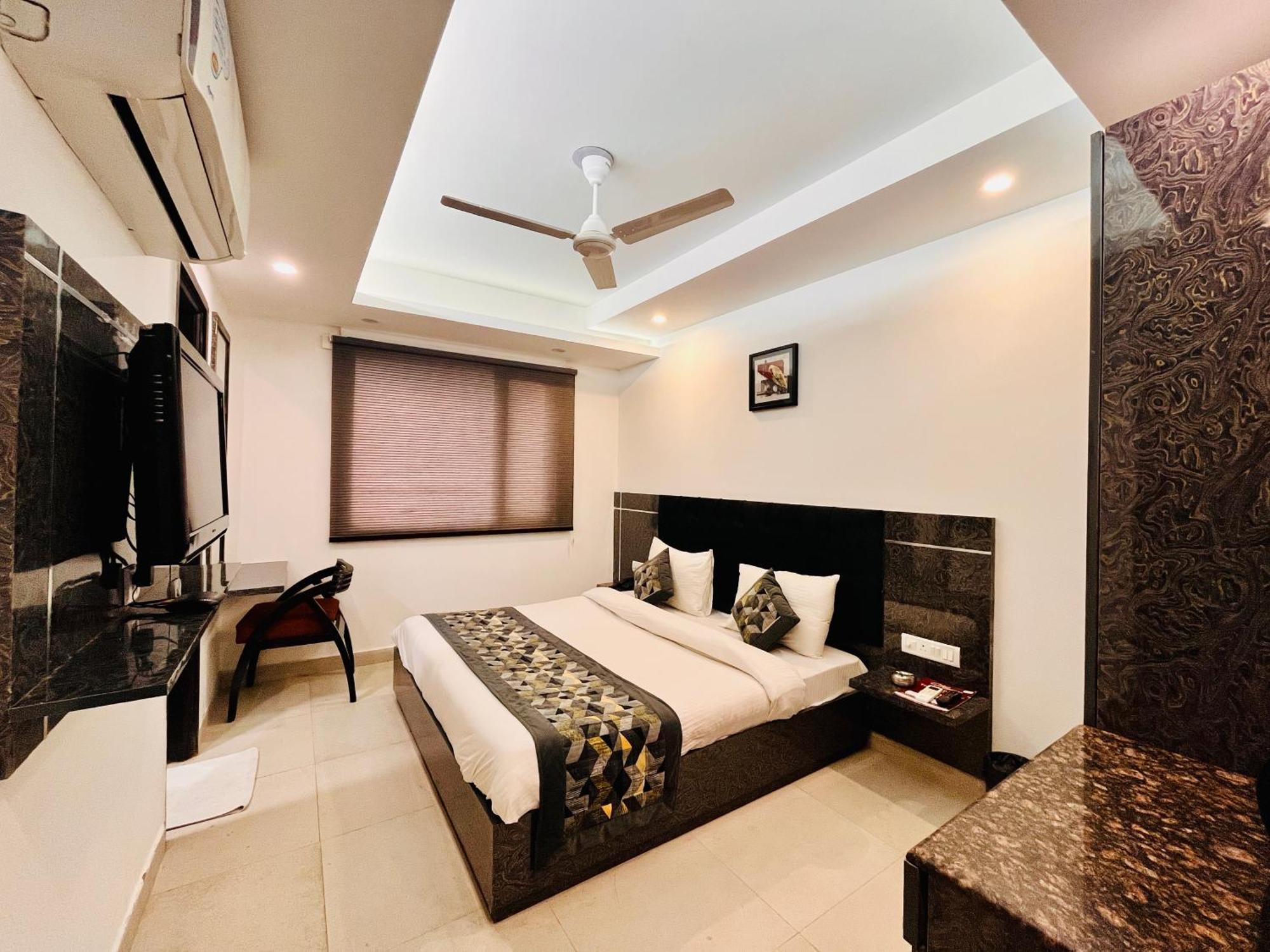 Hotel The Gold Inn - Karol Bagh Delhi Dış mekan fotoğraf