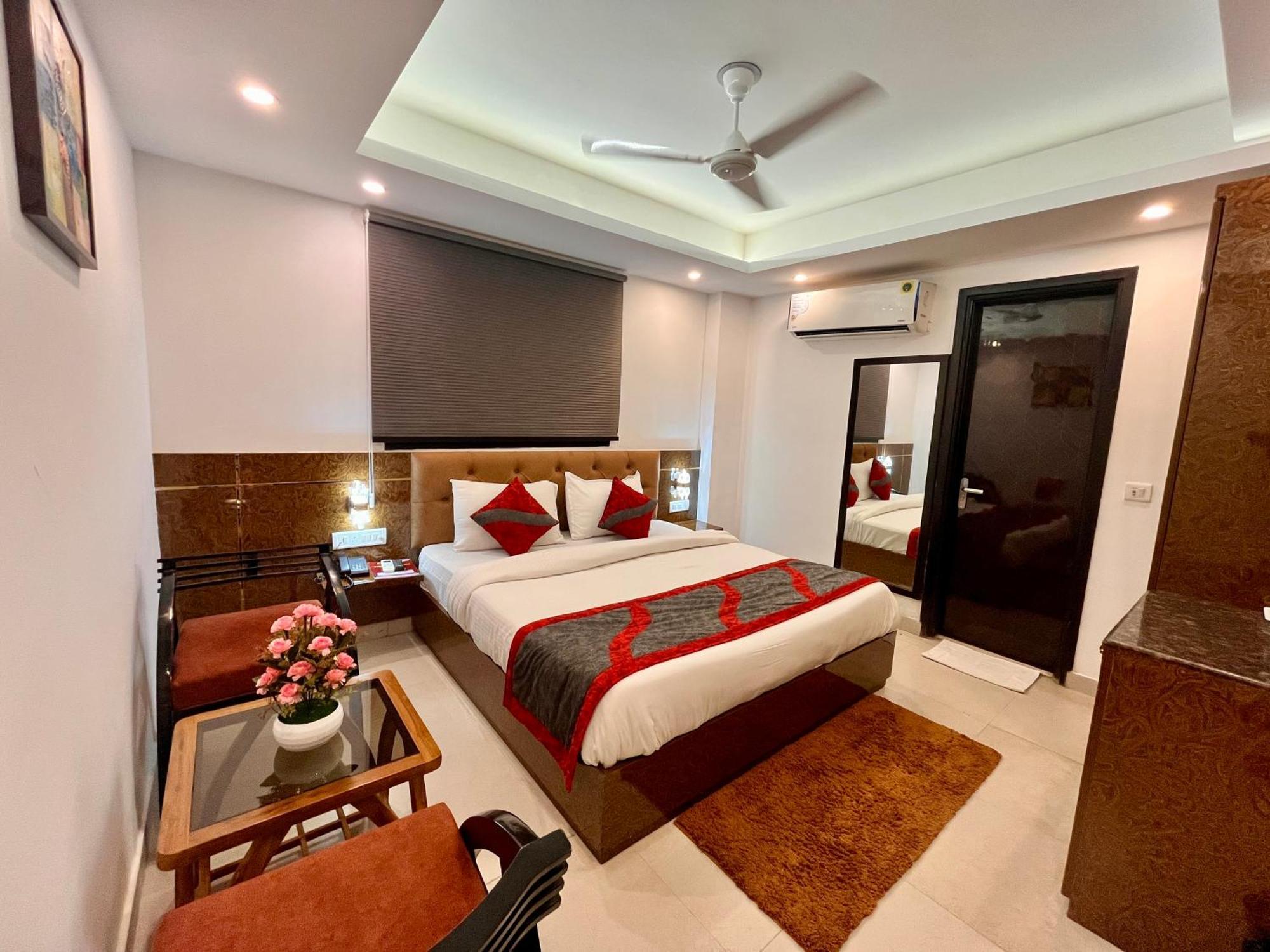 Hotel The Gold Inn - Karol Bagh Delhi Dış mekan fotoğraf