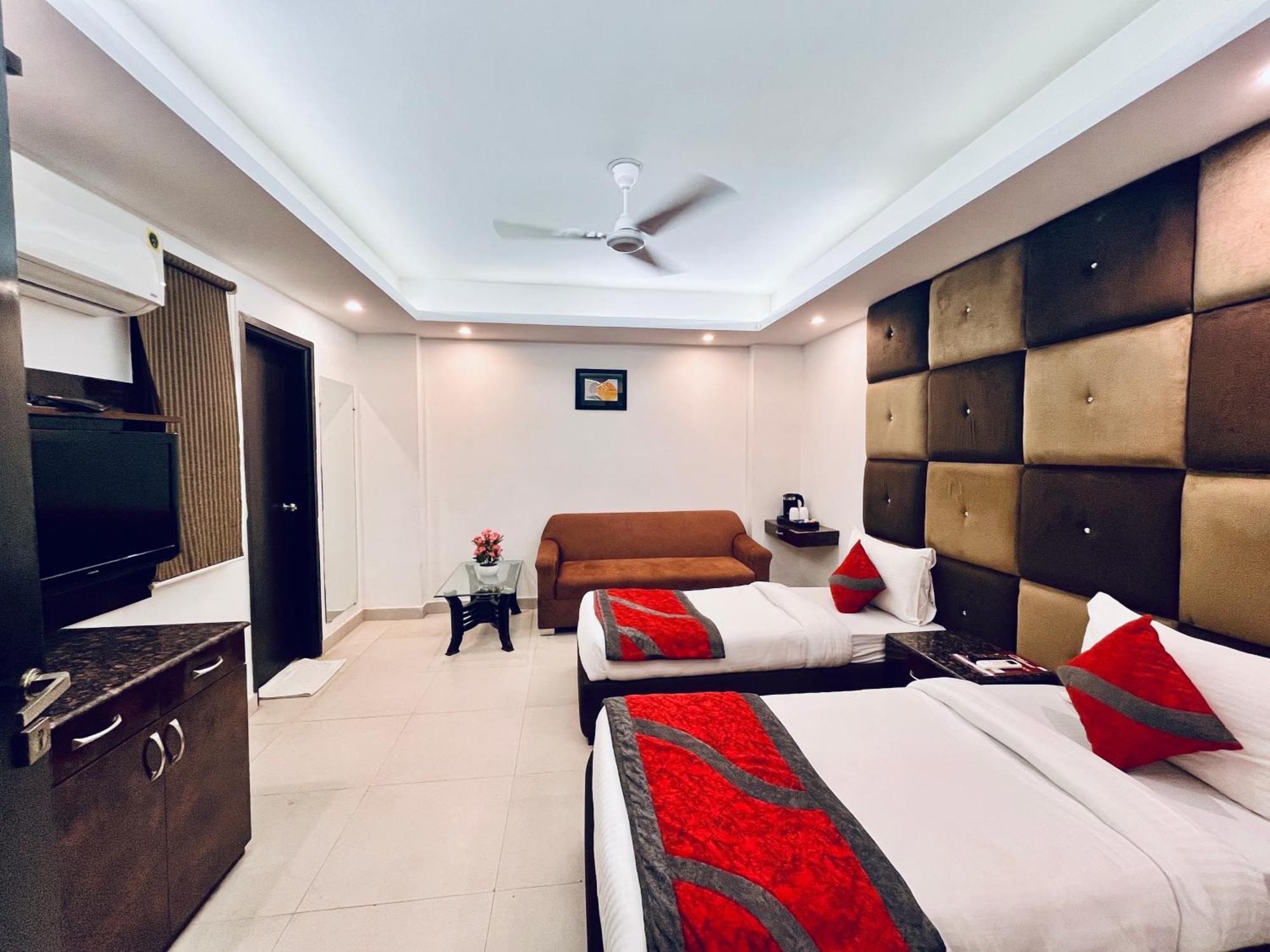 Hotel The Gold Inn - Karol Bagh Delhi Dış mekan fotoğraf