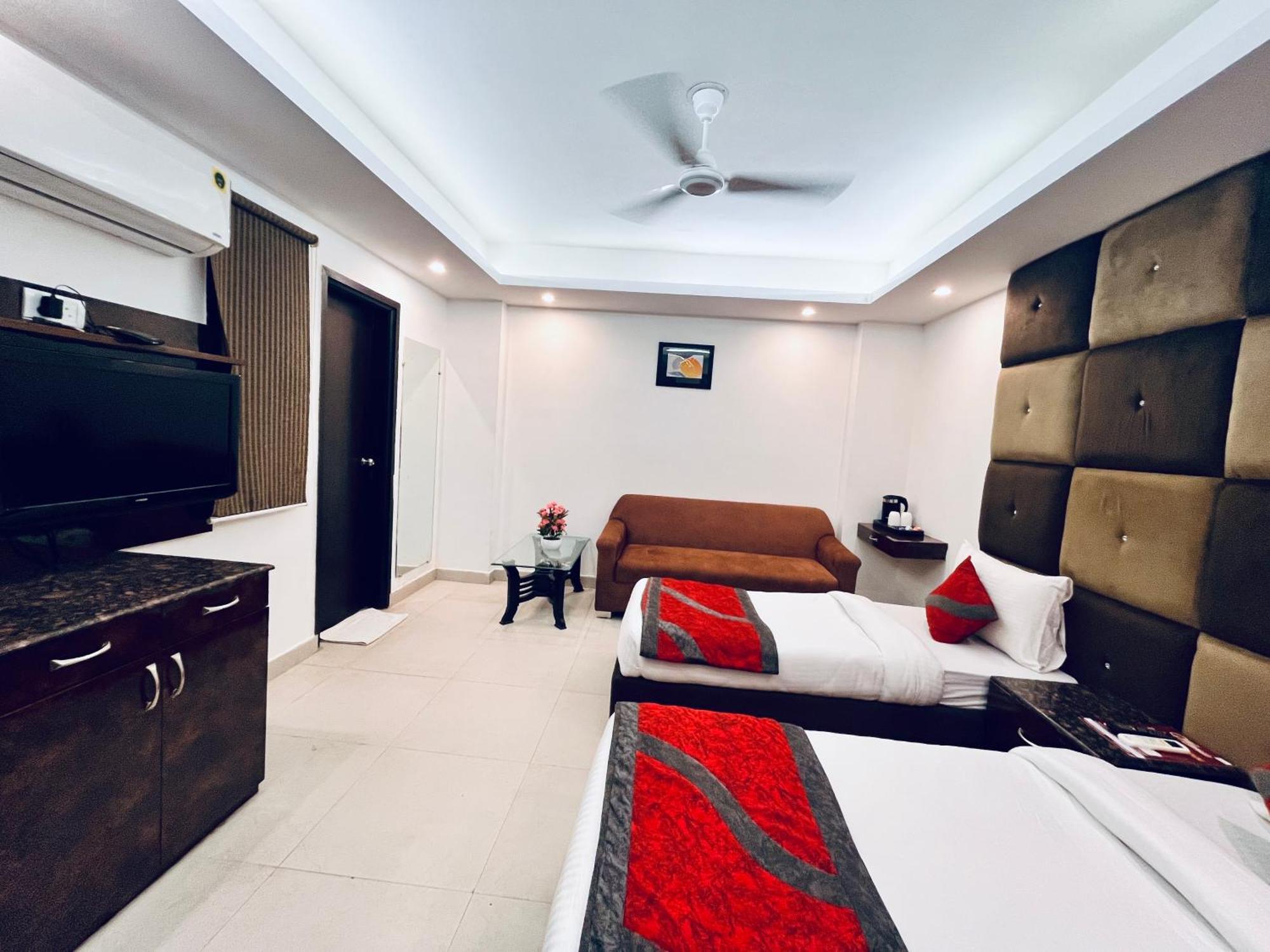 Hotel The Gold Inn - Karol Bagh Delhi Dış mekan fotoğraf