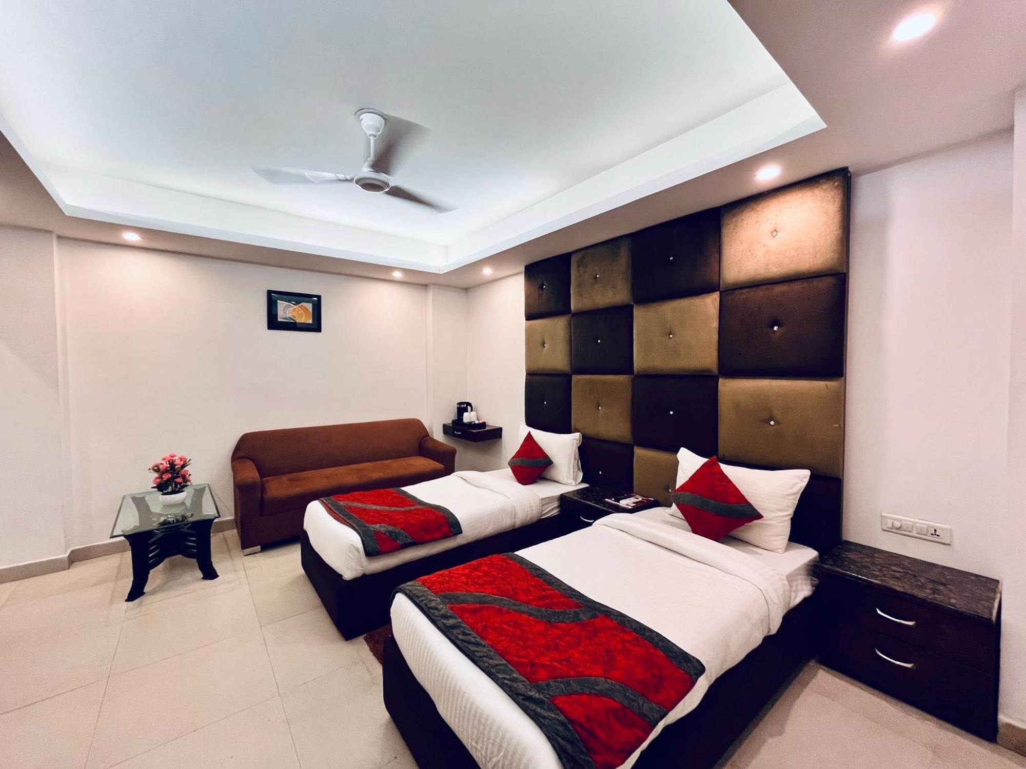 Hotel The Gold Inn - Karol Bagh Delhi Dış mekan fotoğraf