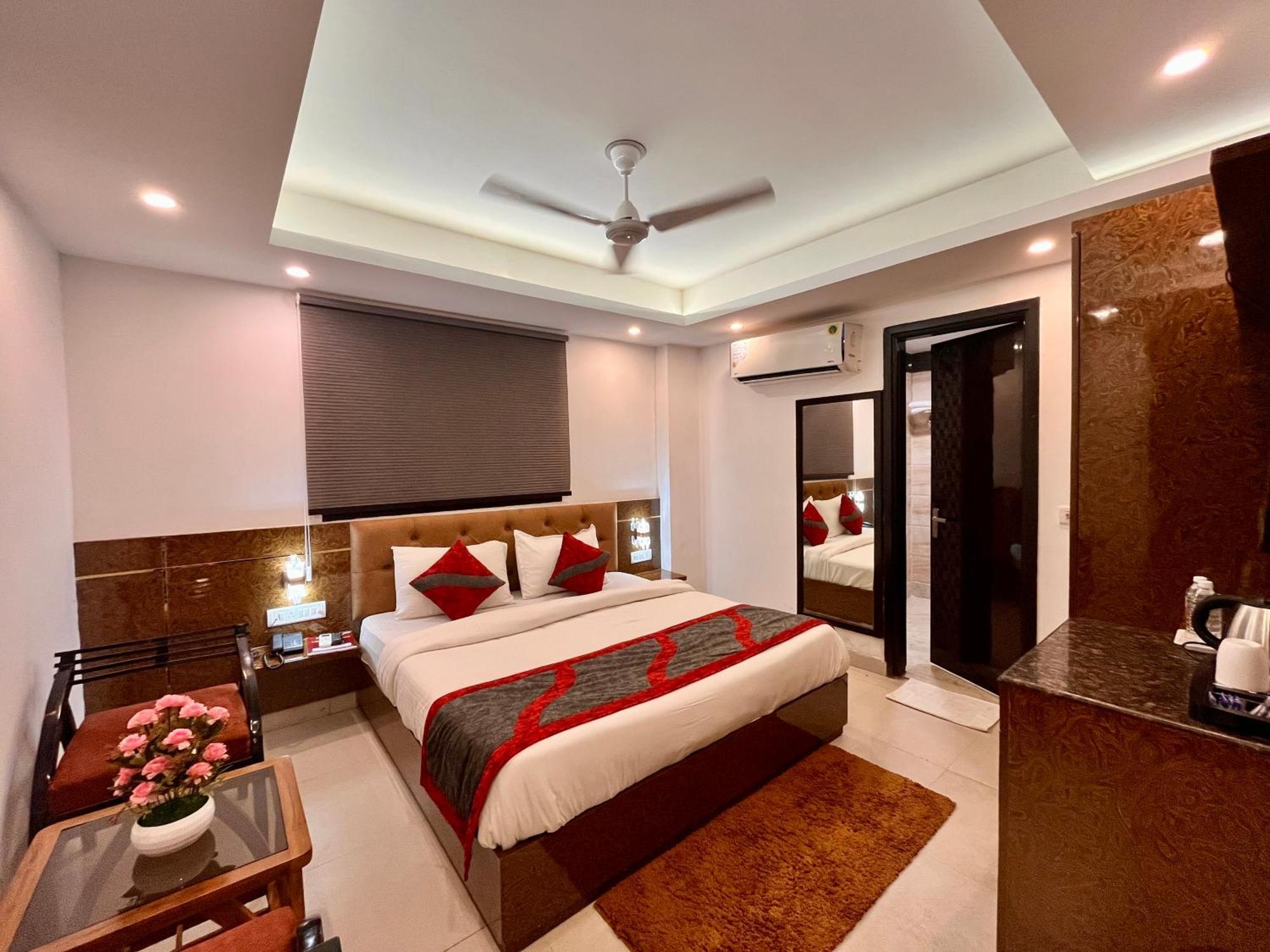 Hotel The Gold Inn - Karol Bagh Delhi Dış mekan fotoğraf