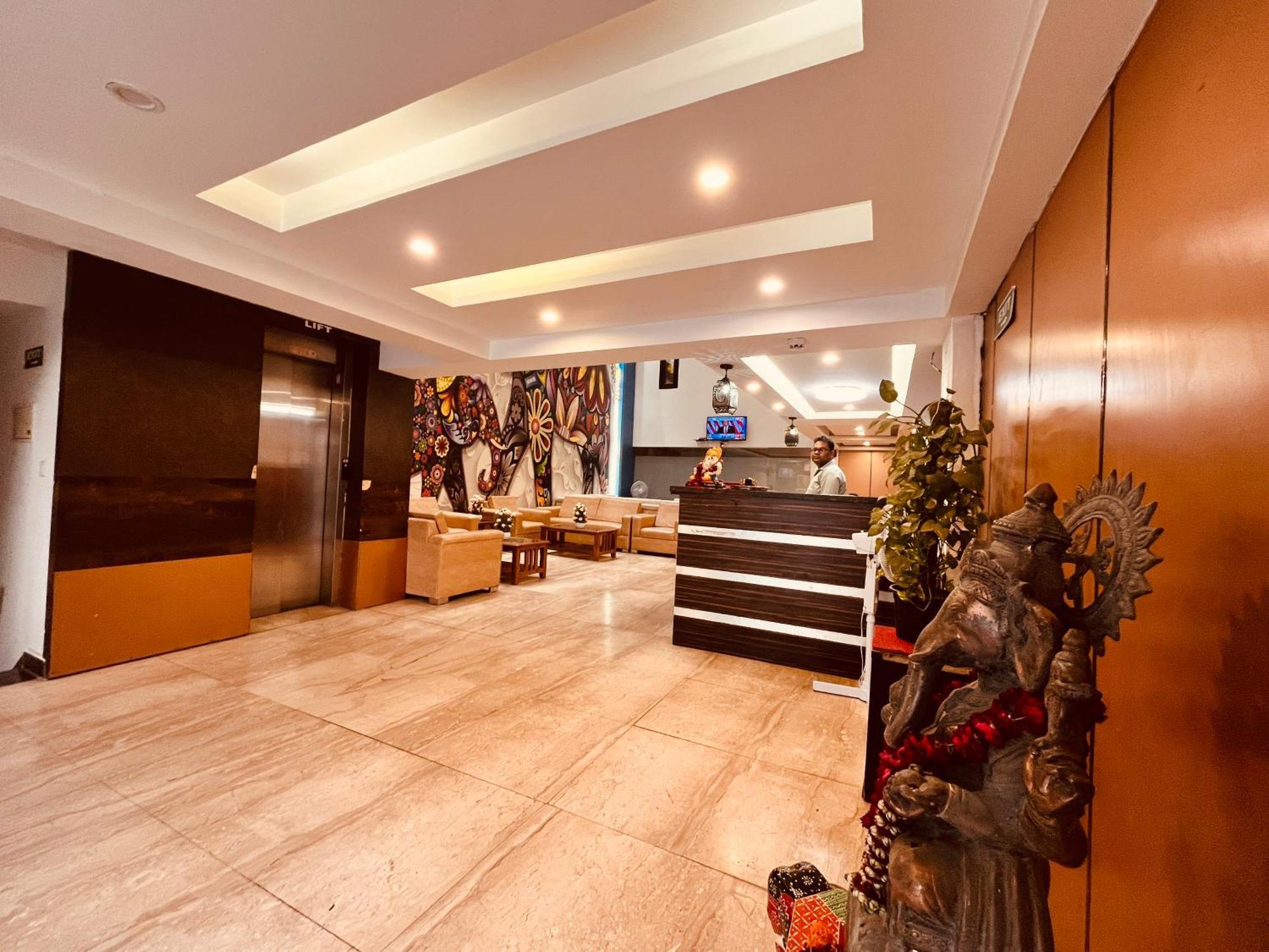 Hotel The Gold Inn - Karol Bagh Delhi Dış mekan fotoğraf