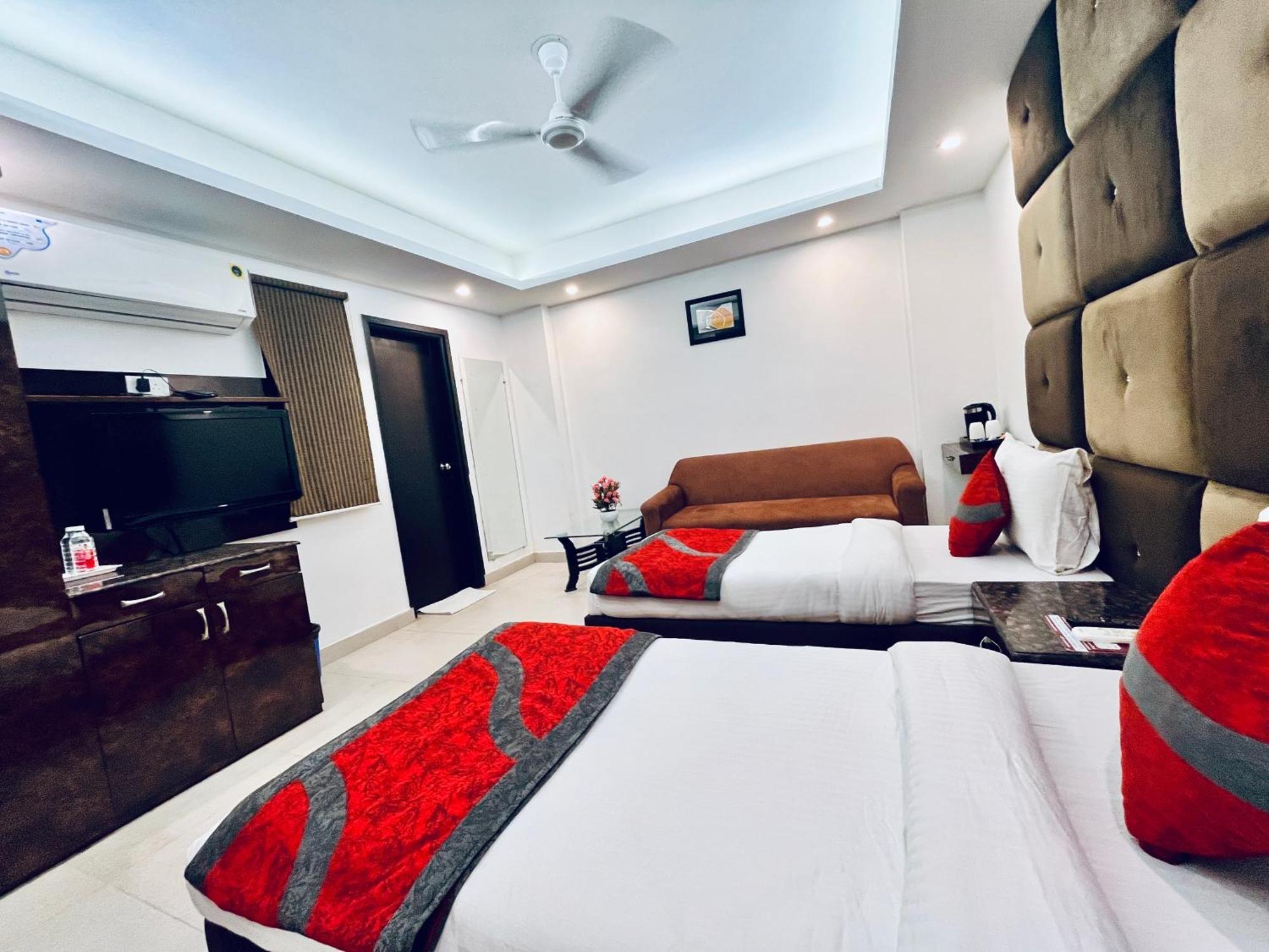 Hotel The Gold Inn - Karol Bagh Delhi Dış mekan fotoğraf