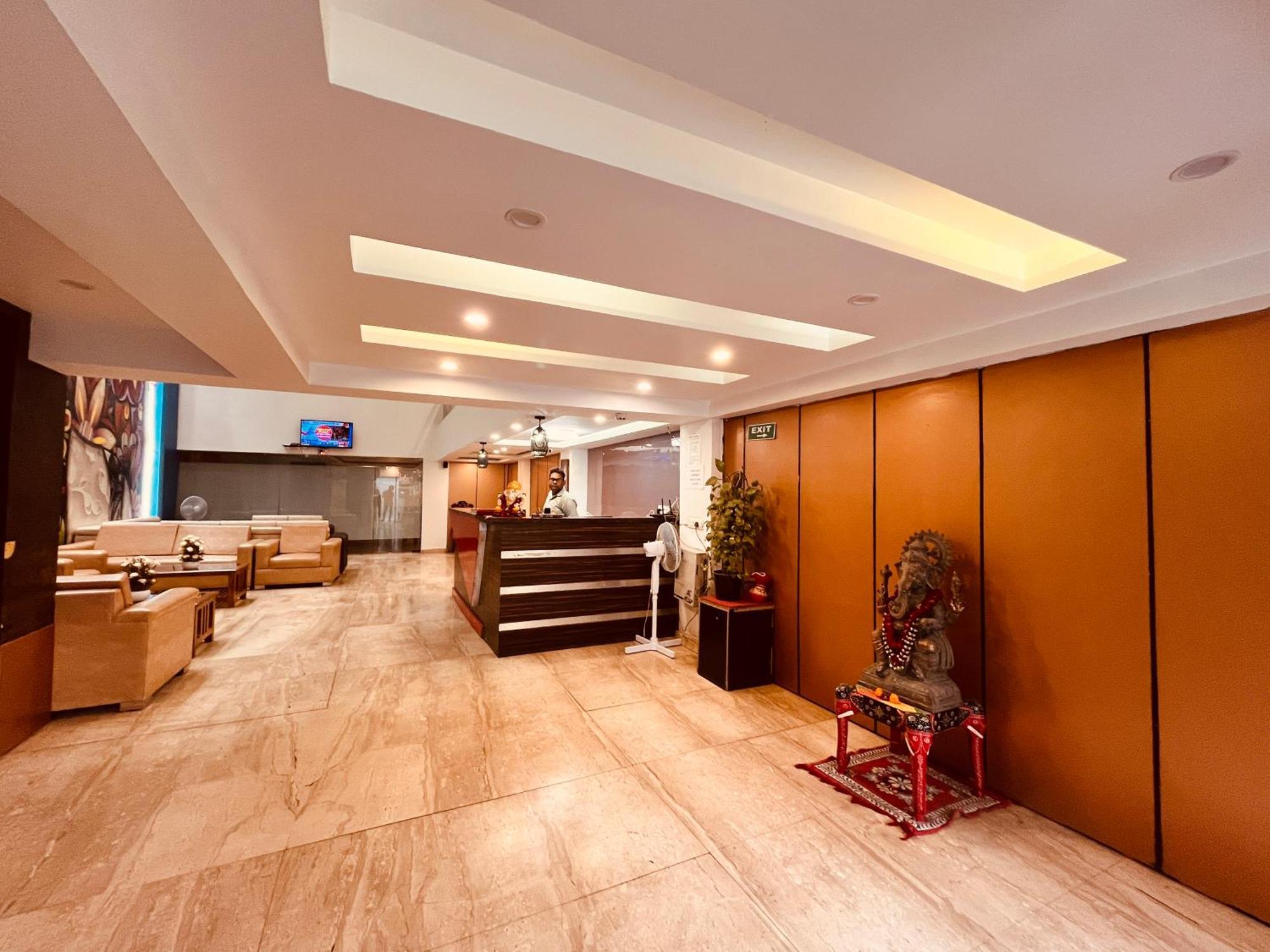 Hotel The Gold Inn - Karol Bagh Delhi Dış mekan fotoğraf