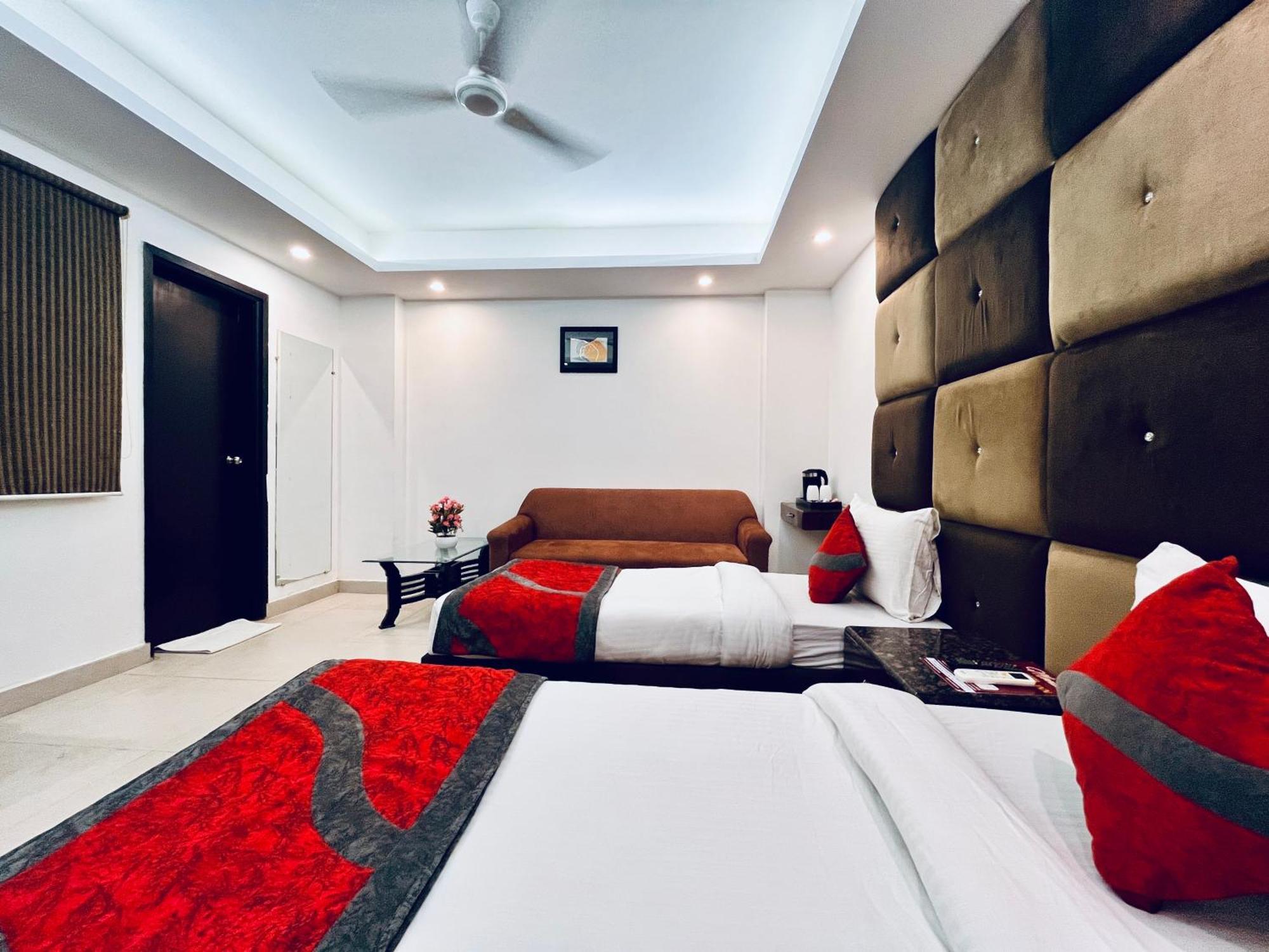 Hotel The Gold Inn - Karol Bagh Delhi Dış mekan fotoğraf