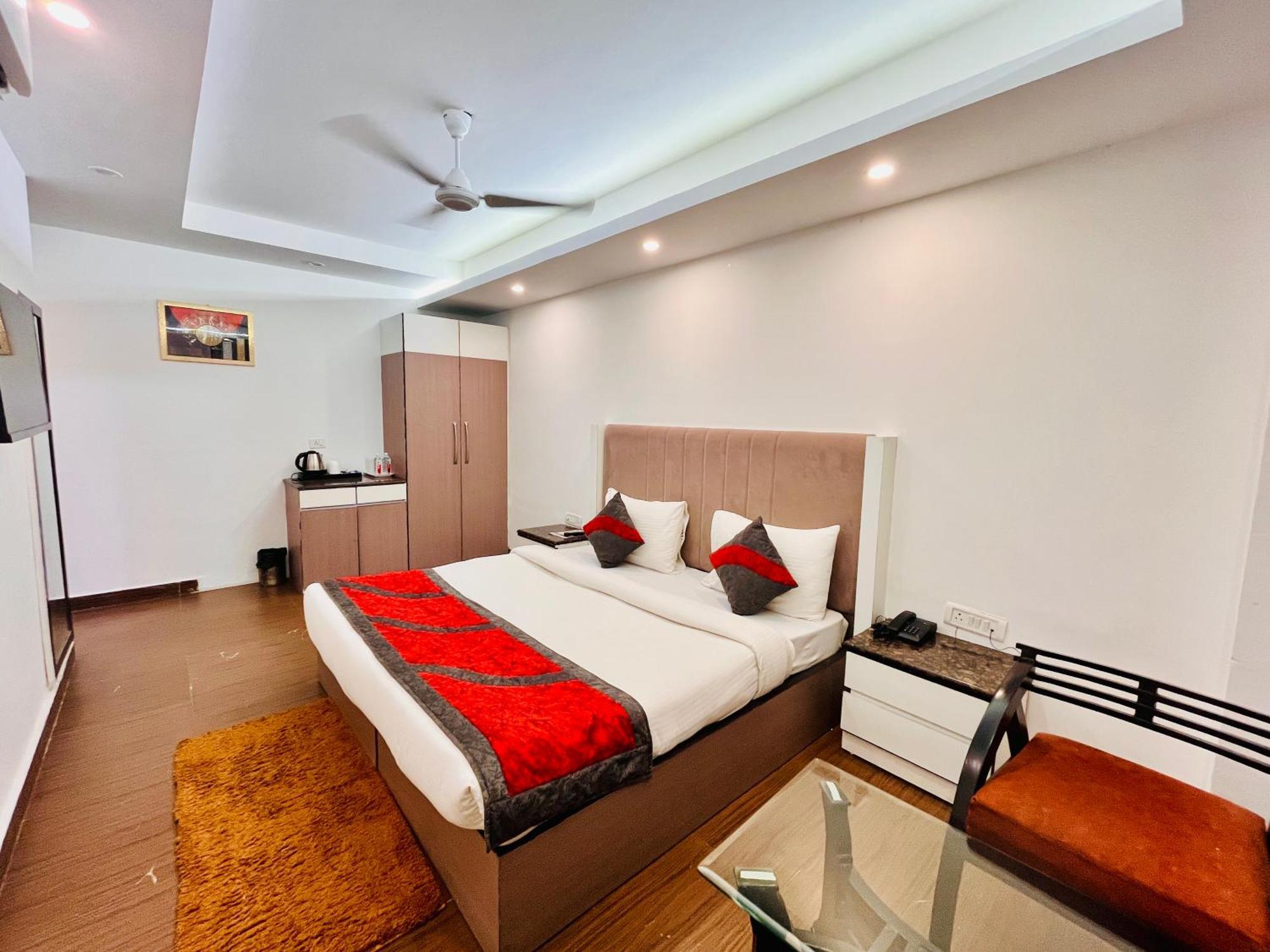 Hotel The Gold Inn - Karol Bagh Delhi Dış mekan fotoğraf