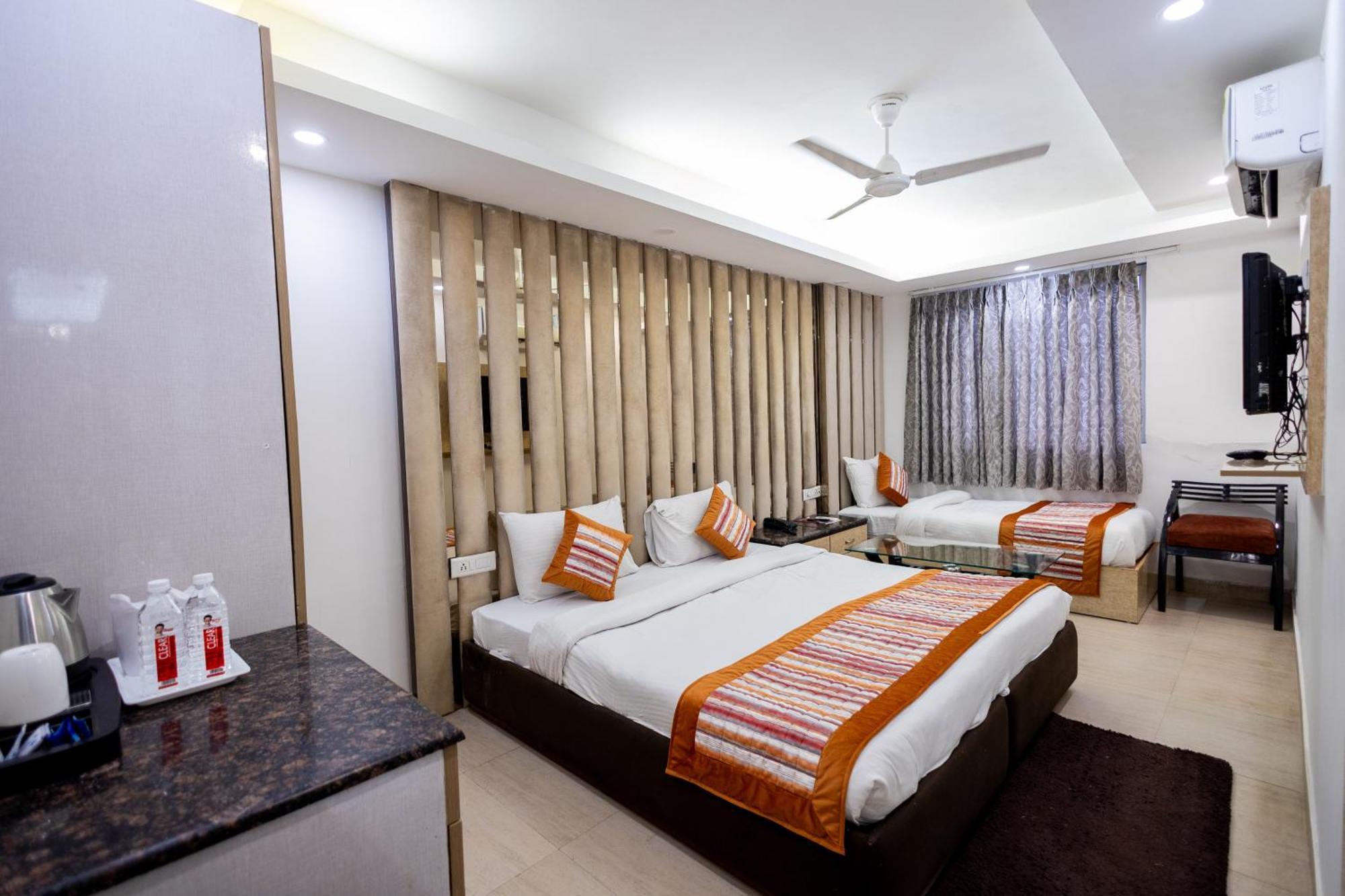 Hotel The Gold Inn - Karol Bagh Delhi Dış mekan fotoğraf