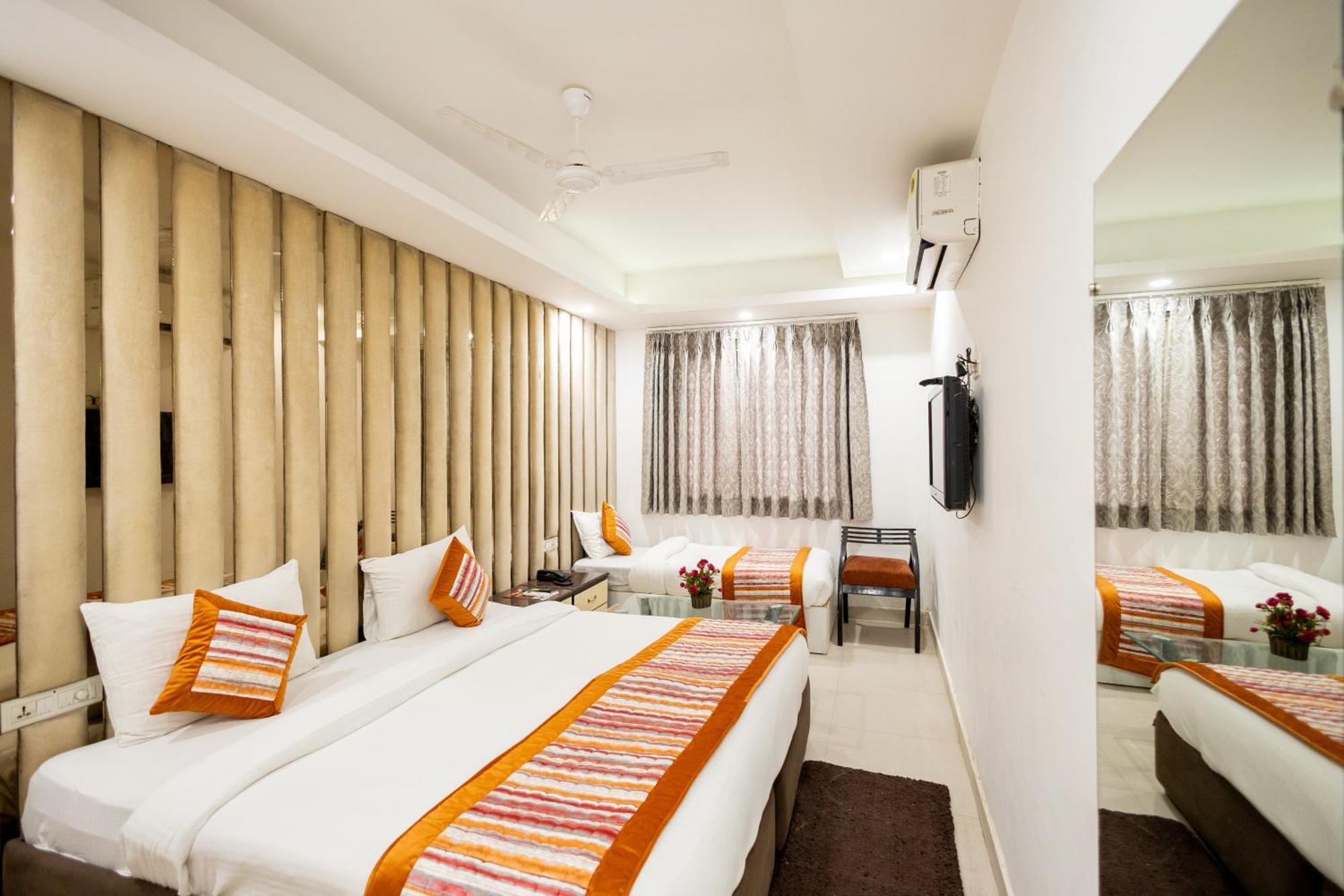 Hotel The Gold Inn - Karol Bagh Delhi Dış mekan fotoğraf