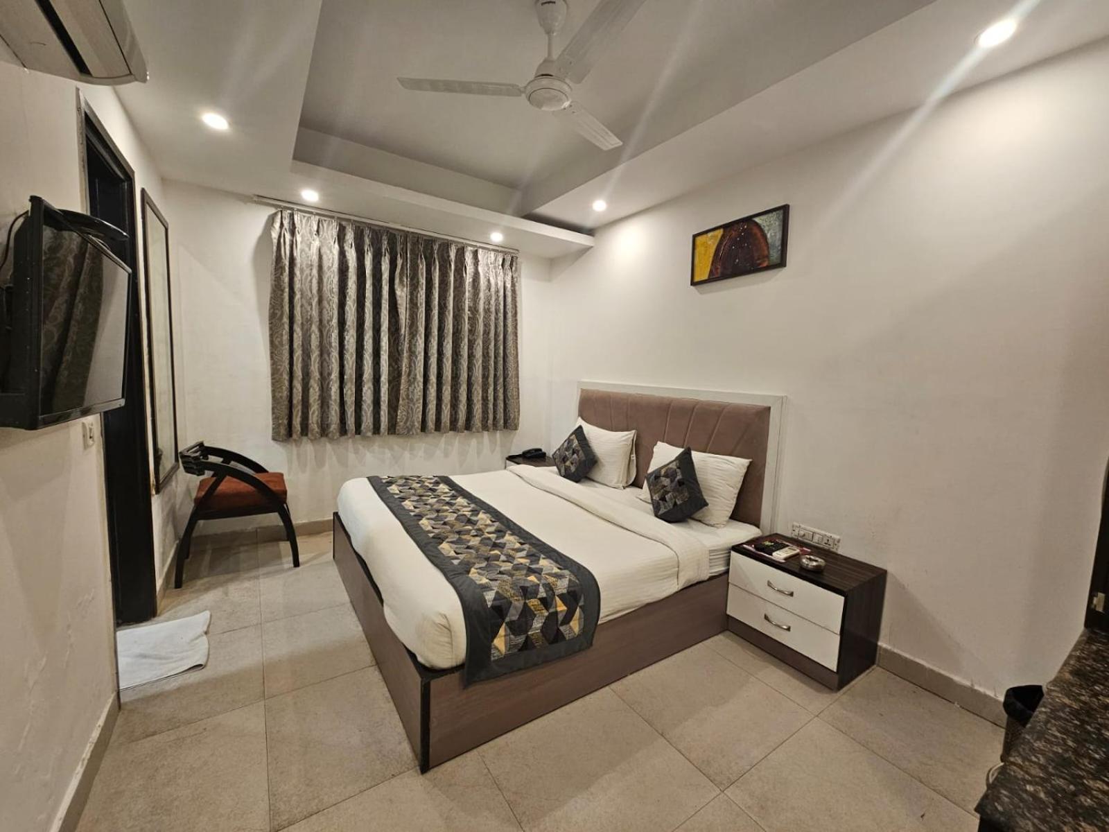 Hotel The Gold Inn - Karol Bagh Delhi Dış mekan fotoğraf